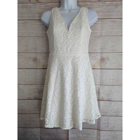 Lulus Dresses & Skirts - Lulus Declaring My Love White Lace Skater Dress Womens Size Small EUC